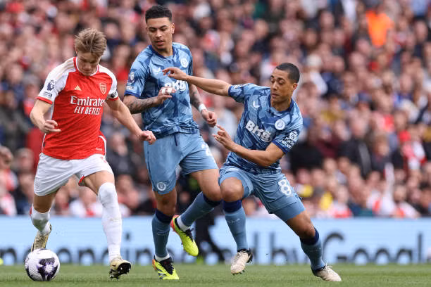 Thua sốc Aston Villa, Arsenal mất ngôi đầu Ngoại hạng Anh ảnh 12