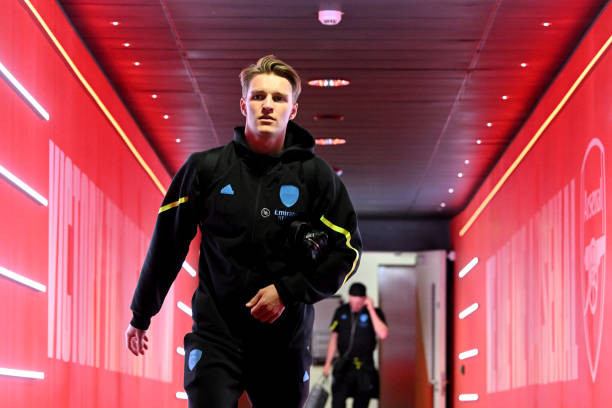 Thua sốc Aston Villa, Arsenal mất ngôi đầu Ngoại hạng Anh ảnh 2