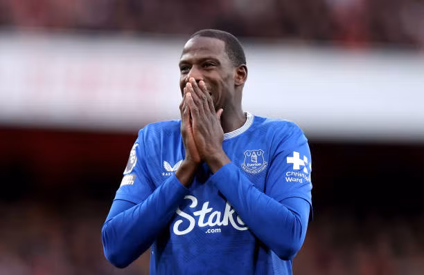 Arsenal mất điểm trước Everton, lỡ cơ hội bám đuổi Liverpool ảnh 5