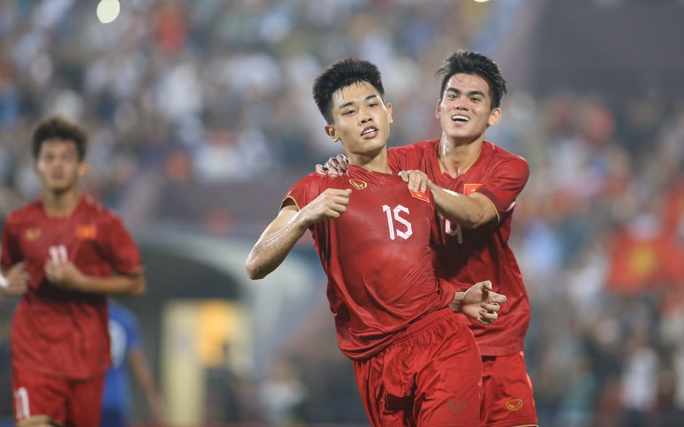 Đình Bắc và Văn Khang tiếp tục là niềm hy vọng của U23 Việt Nam Đình Bắc và Văn Khang tiếp tục là niềm hy vọng của U23 Việt Nam