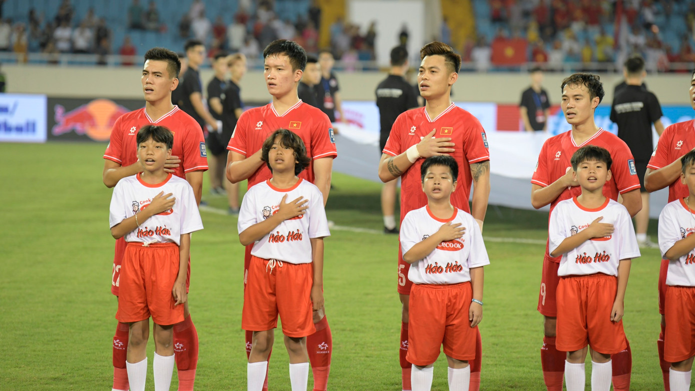 Tuyển thủ Việt Nam hát vang Quốc ca trước trận đấu. Ảnh: Như Ý Tuyển thủ Việt Nam hát vang Quốc ca trước trận đấu. Ảnh: Như Ý