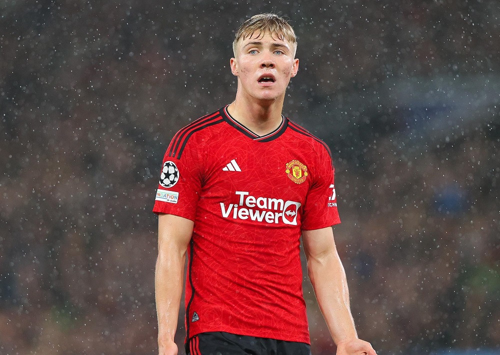 Hojlund chấn thương đúng lúc phong độ thăng hoa Hojlund chấn thương đúng lúc phong độ thăng hoa