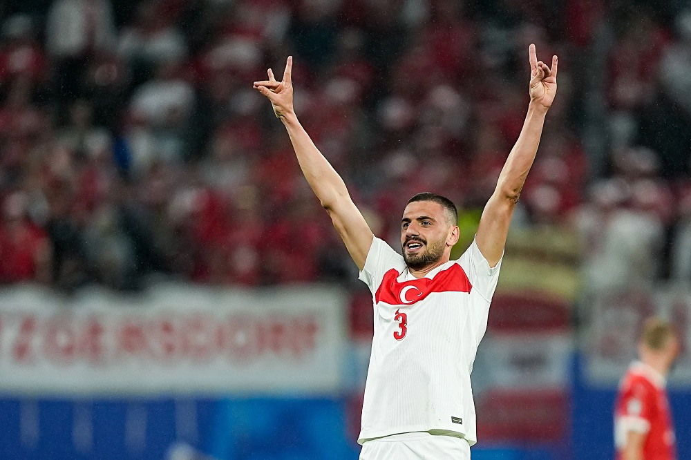 Pha ăn mừng khiến Merih Demiral bị treo giò Pha ăn mừng khiến Merih Demiral bị treo giò