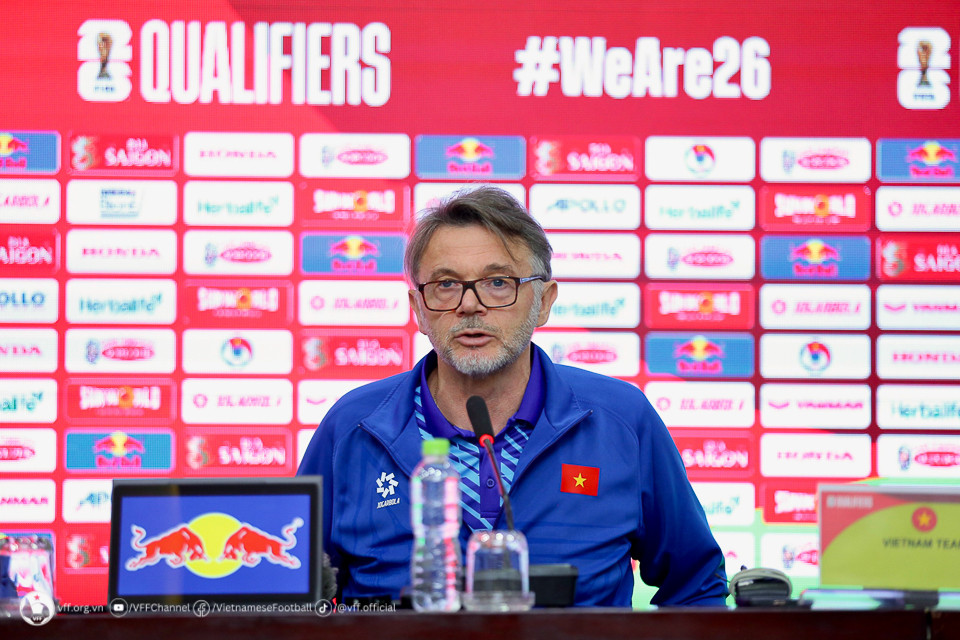 HLV Troussier tự tin tuyển Việt Nam sẽ lấy lại quyền tự quyết. Ảnh: VFF HLV Troussier tự tin tuyển Việt Nam sẽ lấy lại quyền tự quyết. Ảnh: VFF