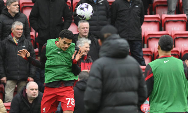Liverpool chia điểm với Man City, Arsenal chiếm ngôi đầu Ngoại hạng Anh ảnh 9