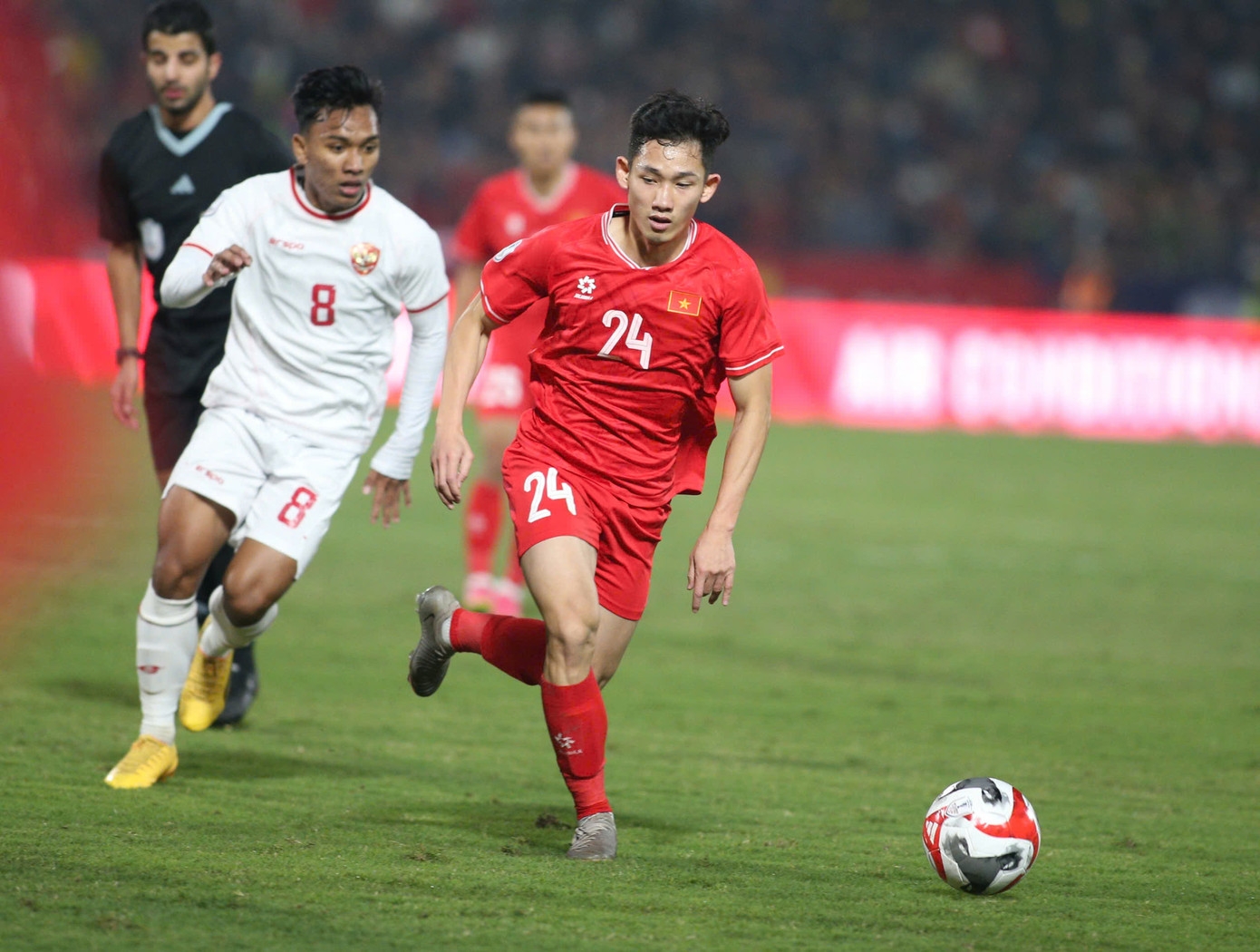 Quang Hải ghi bàn, Việt Nam chiếm ngôi đầu bảng B ảnh 7 Quang Hải ghi bàn, Việt Nam chiếm ngôi đầu bảng B ảnh 7