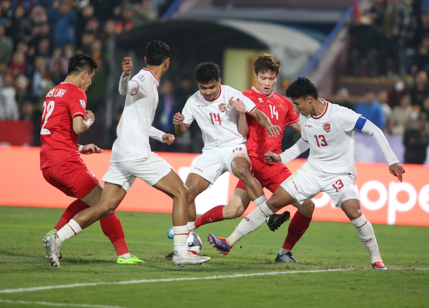 Quang Hải ghi bàn, Việt Nam chiếm ngôi đầu bảng B ảnh 12 Quang Hải ghi bàn, Việt Nam chiếm ngôi đầu bảng B ảnh 12