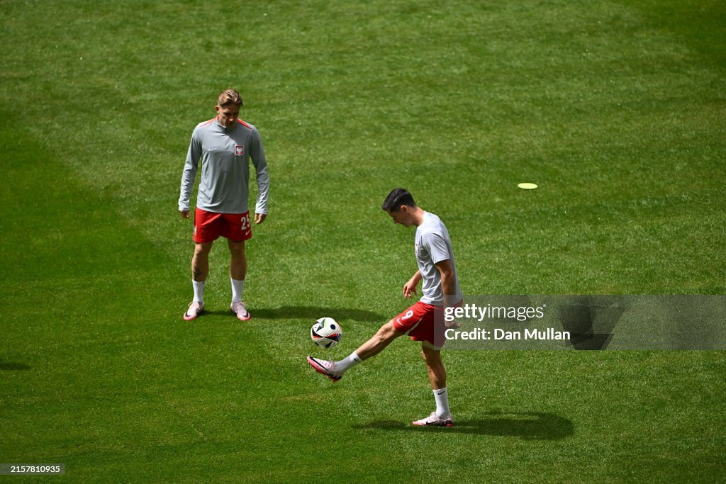 Siêu dự bị tỏa sáng, Hà Lan thắng ngược Ba Lan đầy kịch tính ảnh 11 Siêu dự bị tỏa sáng, Hà Lan thắng ngược Ba Lan đầy kịch tính ảnh 11