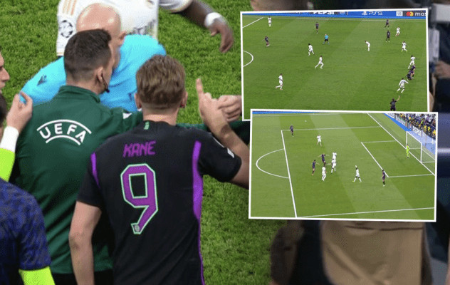 Các cầu thủ Bayern phản đối trọng tài