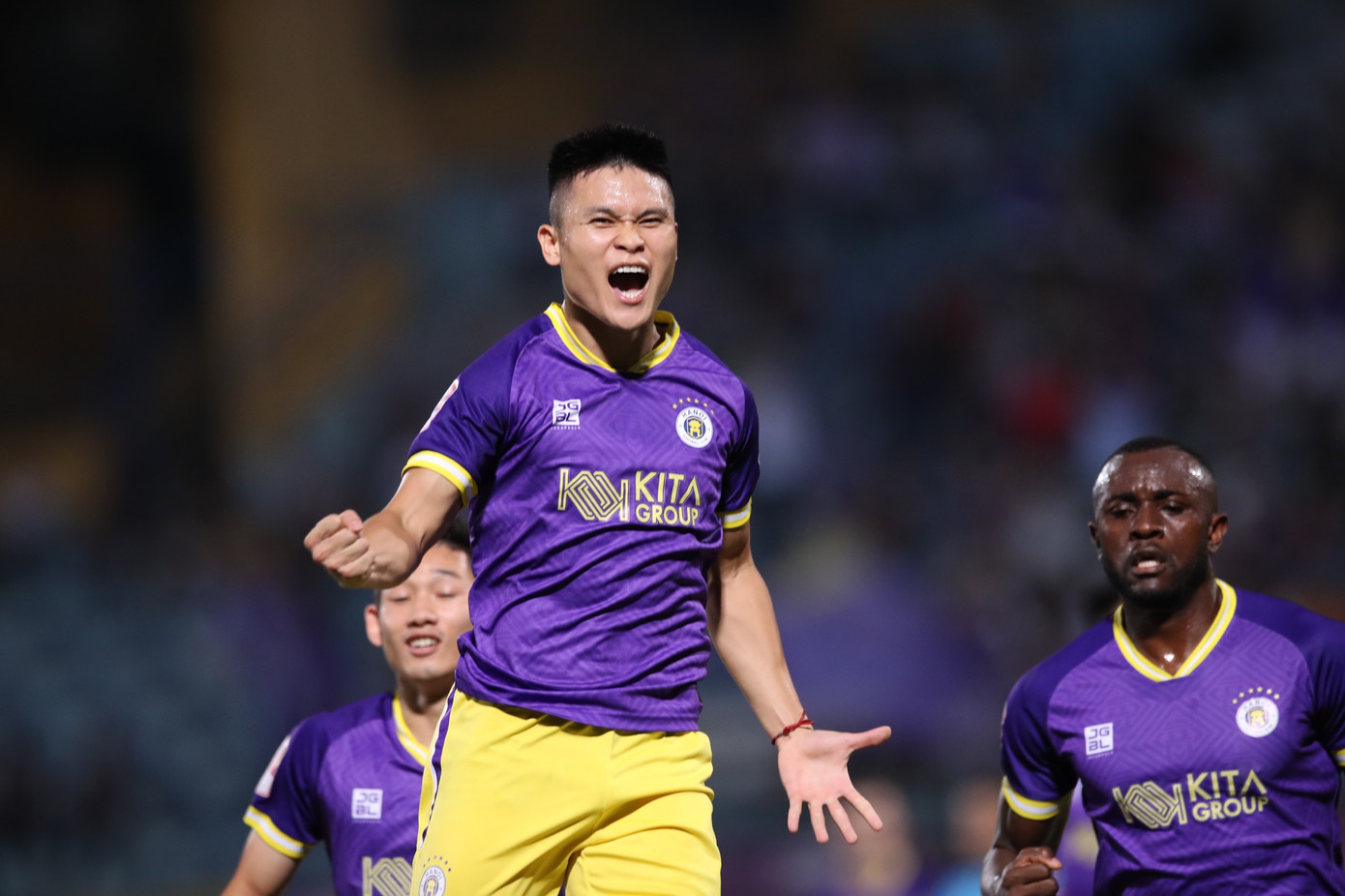 Hà Nội FC chấm dứt chuỗi 9 trận bất bại của LPBank HAGL với chiến thắng 2-0 ảnh 7 Hà Nội FC chấm dứt chuỗi 9 trận bất bại của LPBank HAGL với chiến thắng 2-0 ảnh 7