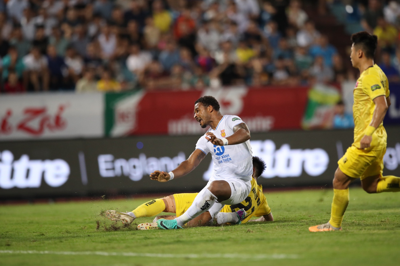 Thảm bại trước Hải Phòng, ngôi đầu của Thép Xanh Nam Định vẫn vững vàng khó tin ảnh 6