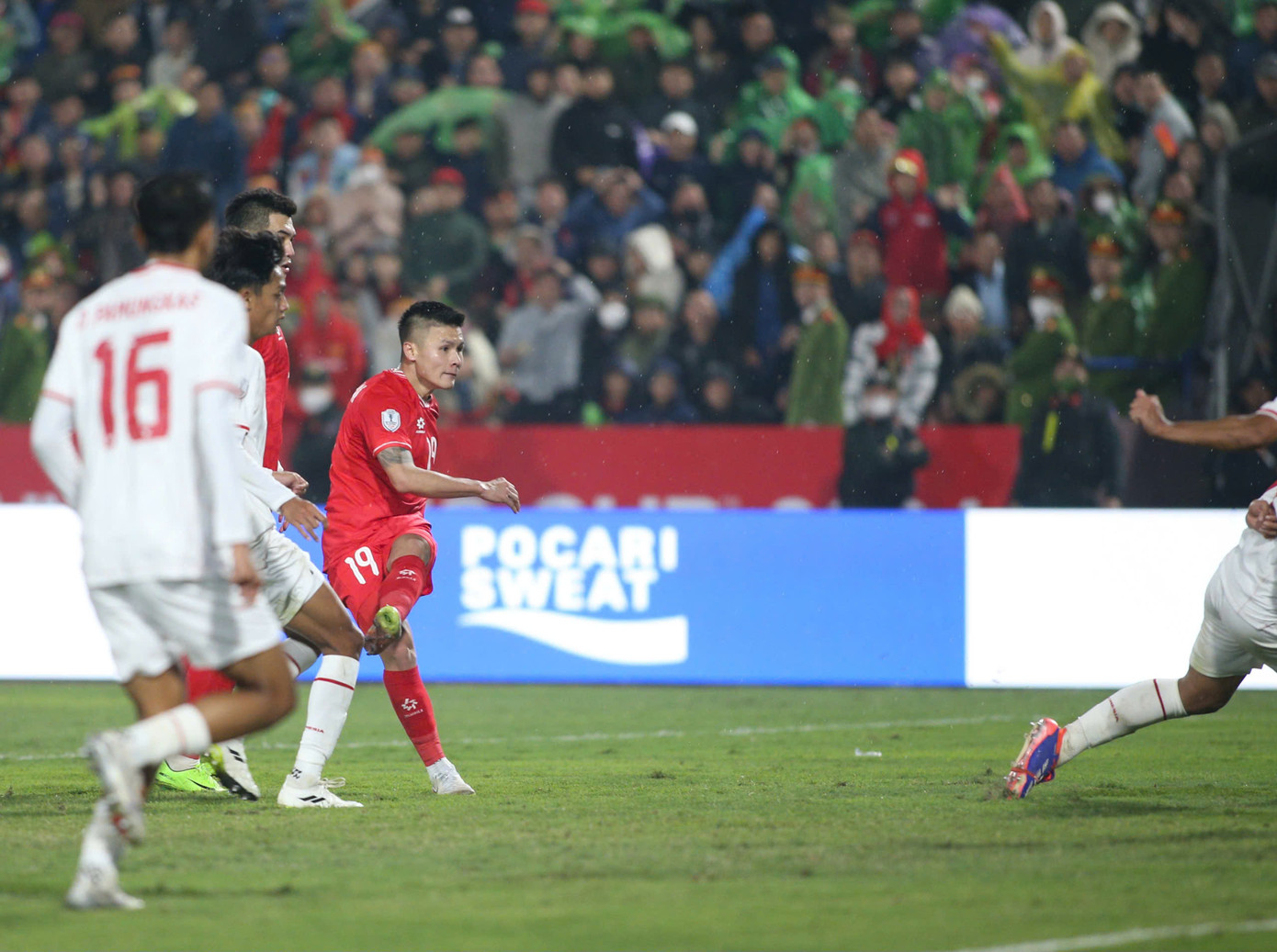 Quang Hải ghi bàn, Việt Nam chiếm ngôi đầu bảng B ảnh 14 Quang Hải ghi bàn, Việt Nam chiếm ngôi đầu bảng B ảnh 14