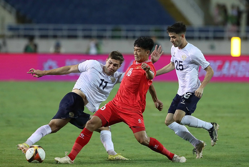 Đội tuyển Nga không có nhiều lựa chọn ở thời điểm này. Ảnh: VFF