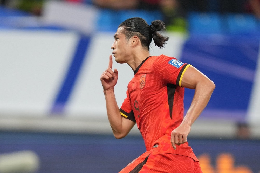 Sai lầm ngớ ngẩn, tuyển Indonesia gục ngã trên sân Trung Quốc ảnh 3 Sai lầm ngớ ngẩn, tuyển Indonesia gục ngã trên sân Trung Quốc ảnh 3