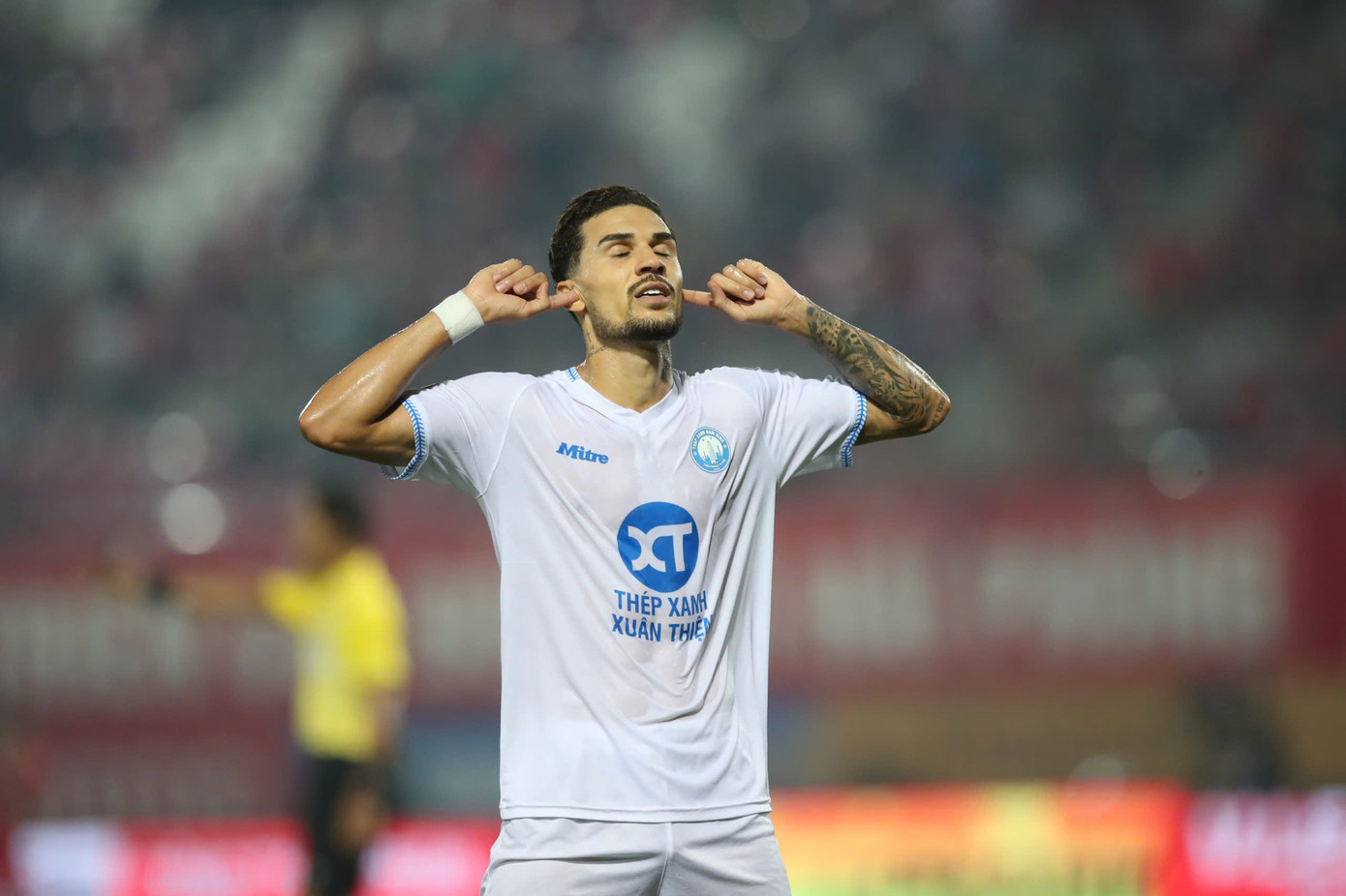 Đánh bại Hải Phòng, Nam Định trở lại cuộc đua vô địch ảnh 2