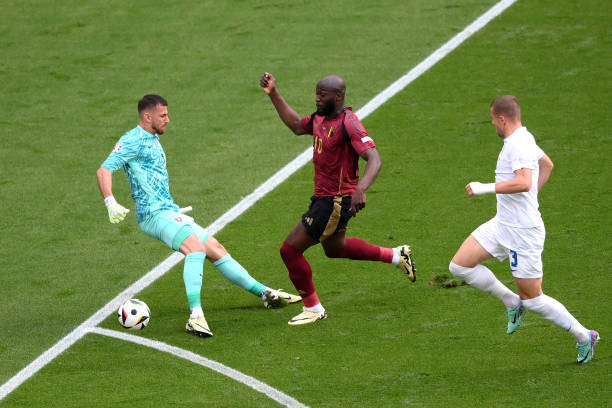 Địa chấn ở Frankfurt, Slovakia quật ngã Bỉ trong ngày Lukaku bị tước 2 bàn ảnh 7 Địa chấn ở Frankfurt, Slovakia quật ngã Bỉ trong ngày Lukaku bị tước 2 bàn ảnh 7