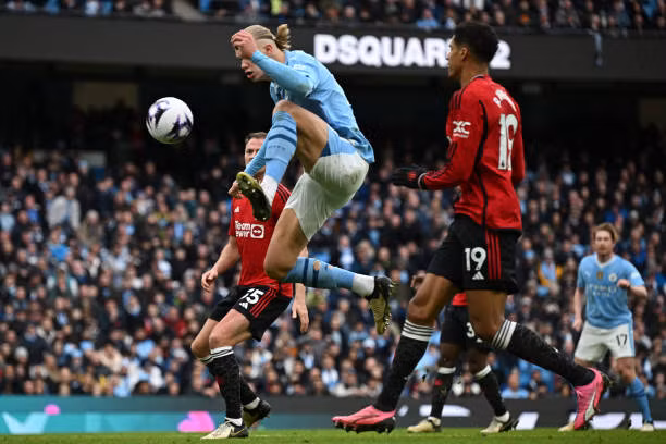 Foden rực sáng, Man City thắng ngược MU đầy cảm xúc ảnh 10 Foden rực sáng, Man City thắng ngược MU đầy cảm xúc ảnh 10