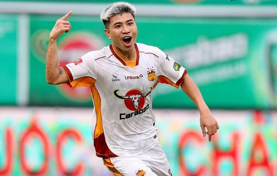 Thanh Bình ghi bàn mở tỷ số trước Thanh Hóa Thanh Bình ghi bàn mở tỷ số trước Thanh Hóa