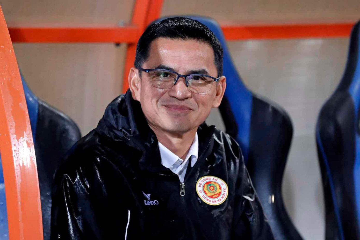 HLV Kiatisuk trong trận thắng Khánh Hòa cách đây 2 ngày