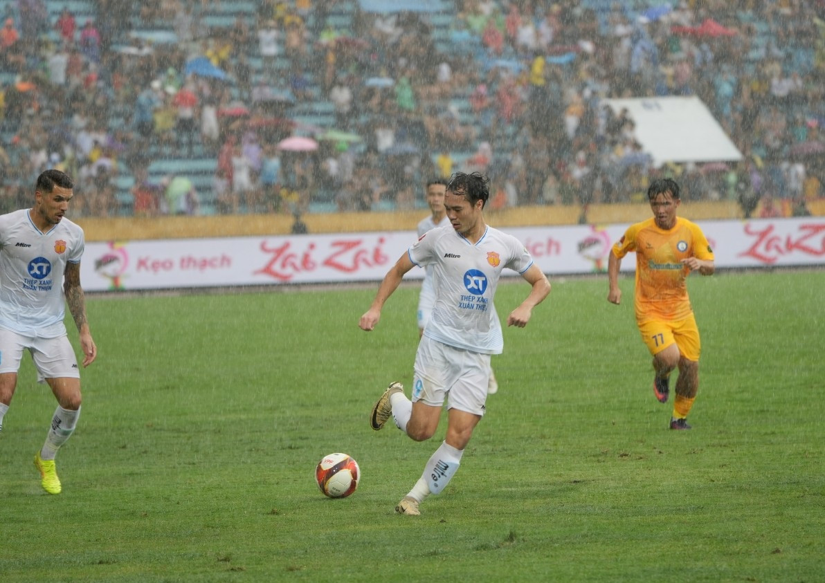  Đại thắng Khánh Hòa 5-1, Thép Xanh Nam Định lên ngôi vô địch trước 1 vòng đấu ảnh 13