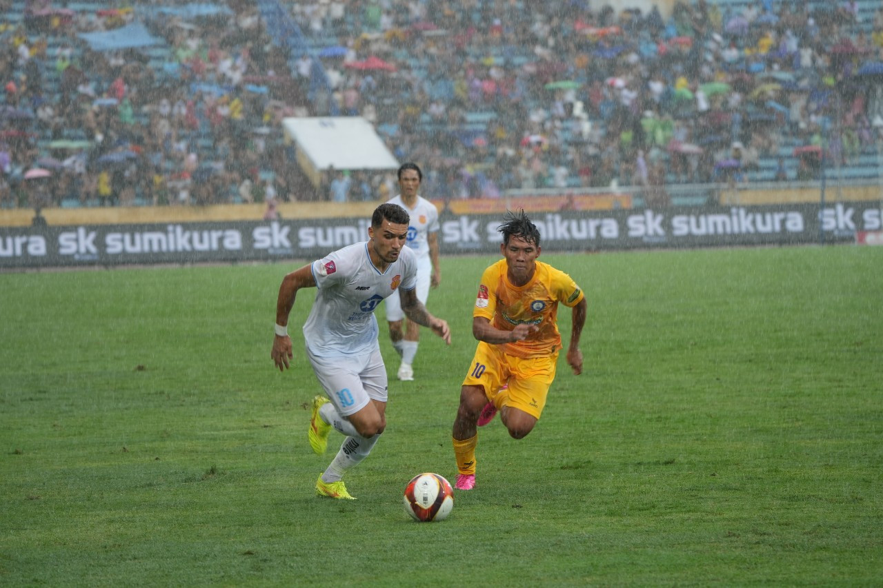  Đại thắng Khánh Hòa 5-1, Thép Xanh Nam Định lên ngôi vô địch trước 1 vòng đấu ảnh 14