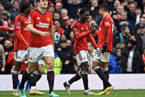 MU đánh rơi chiến thắng trên sân nhà trước Liverpool ảnh 24 MU đánh rơi chiến thắng trên sân nhà trước Liverpool ảnh 24