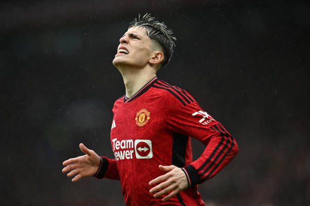 MU đánh rơi chiến thắng trên sân nhà trước Liverpool ảnh 12 MU đánh rơi chiến thắng trên sân nhà trước Liverpool ảnh 12