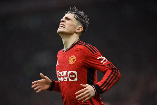 MU đánh rơi chiến thắng trên sân nhà trước Liverpool ảnh 12 MU đánh rơi chiến thắng trên sân nhà trước Liverpool ảnh 12