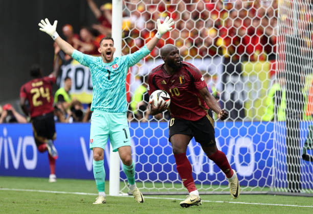 Địa chấn ở Frankfurt, Slovakia quật ngã Bỉ trong ngày Lukaku bị tước 2 bàn ảnh 15 Địa chấn ở Frankfurt, Slovakia quật ngã Bỉ trong ngày Lukaku bị tước 2 bàn ảnh 15