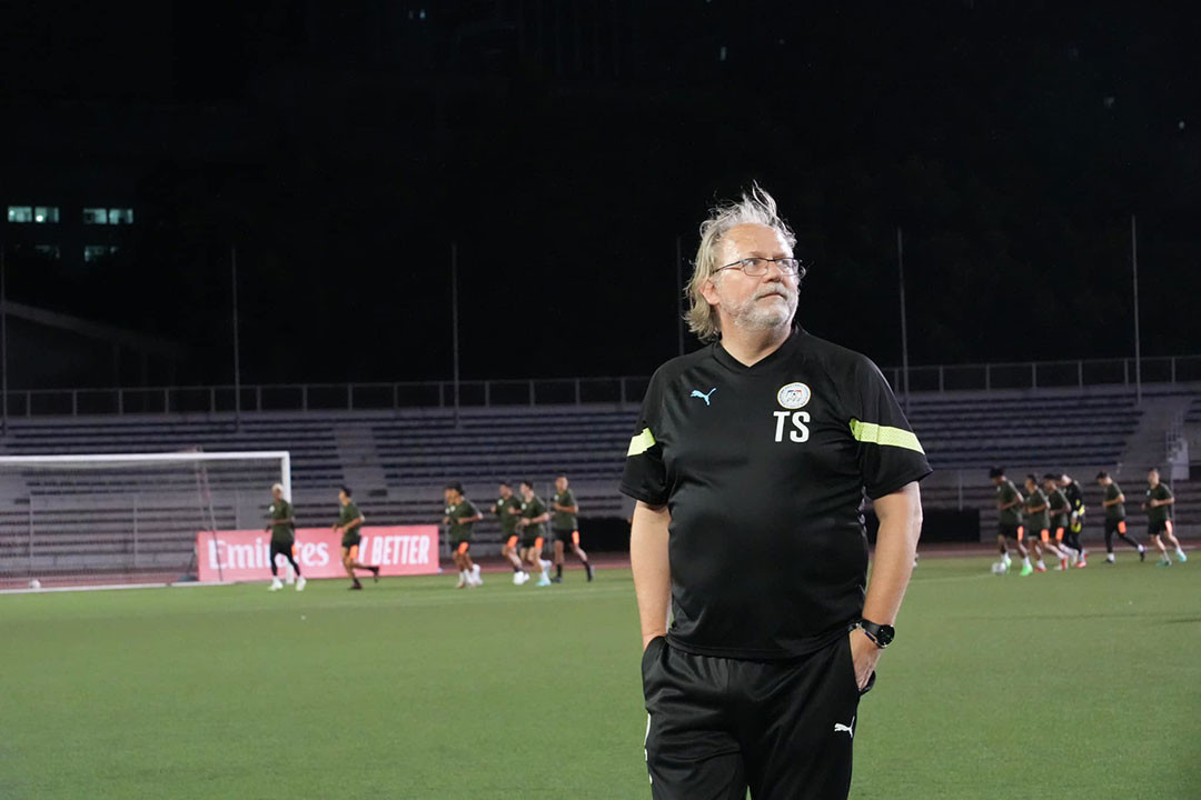 HLV Tom Saintfiet quyết tâm tạo bất ngờ trước tuyển Việt Nam HLV Tom Saintfiet quyết tâm tạo bất ngờ trước tuyển Việt Nam