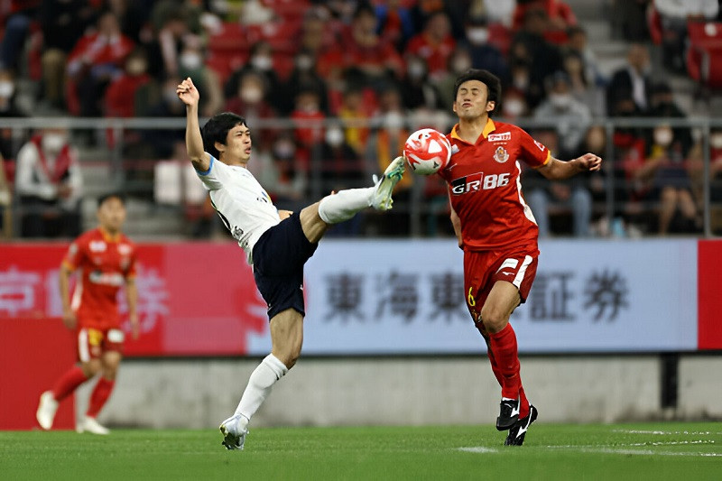Công Phượng chưa có cơ hội ở đội 1 Yokohama FC Công Phượng chưa có cơ hội ở đội 1 Yokohama FC