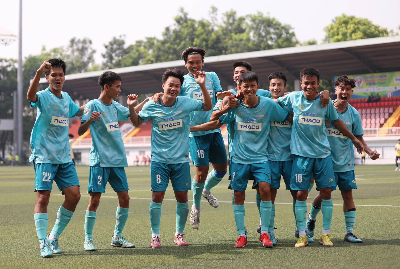 Các cầu thủ sinh viên luôn mang đến cảm xúc đặc biệt cho người xem