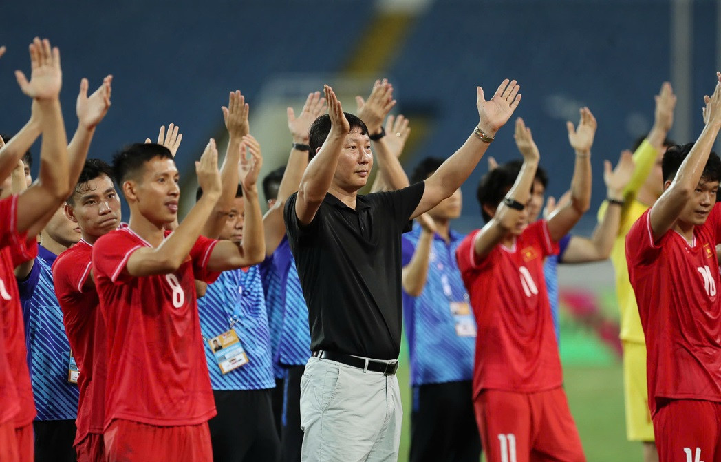 HLV Kim Sang-sik không còn nhiều thời gian chuẩn bị cho ASEAN Cup 2024