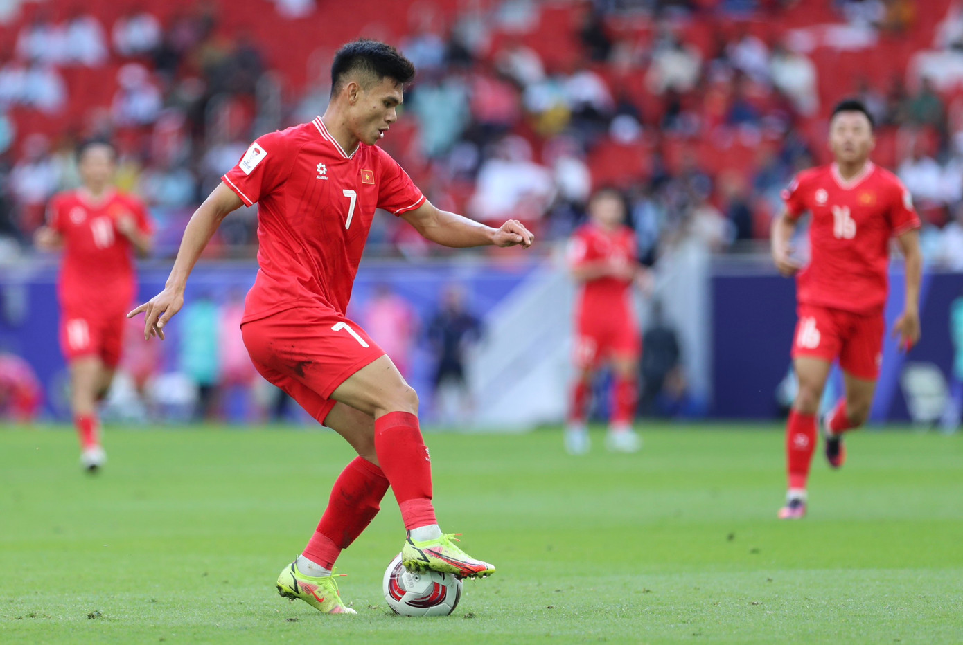 Tuyển Việt Nam và Indonesia sẽ quyết đấu vì mục tiêu đi tiếp. Ảnh: Hữu Phạm