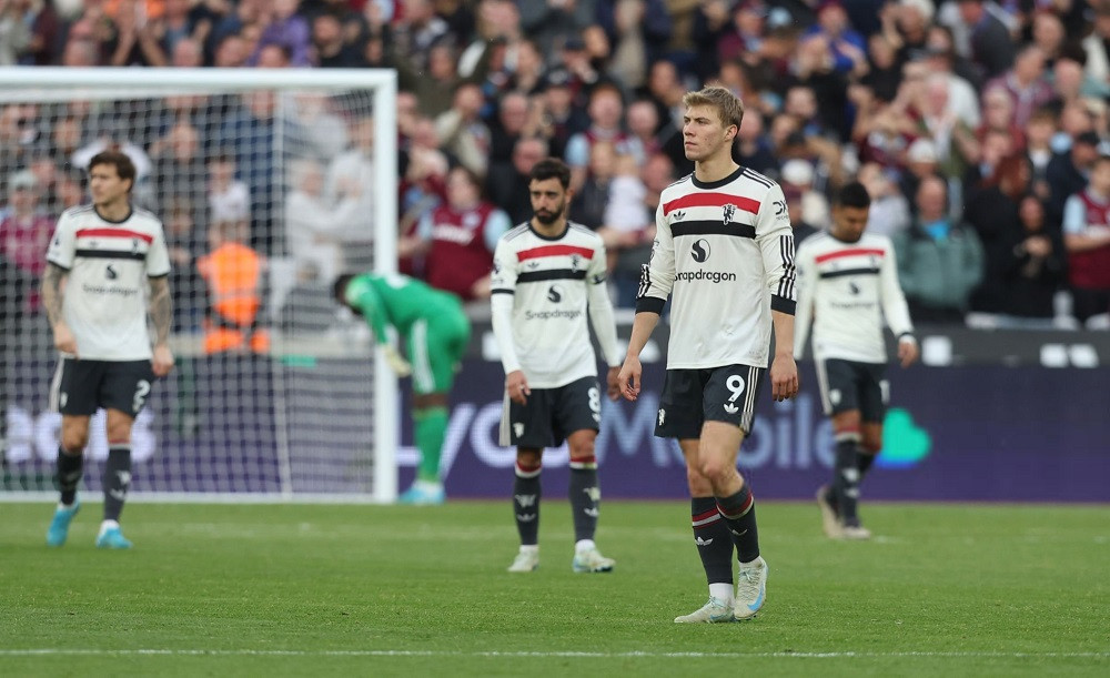 Phung phí cơ hội, MU trả giá đắt trên sân West Ham ảnh 10 Phung phí cơ hội, MU trả giá đắt trên sân West Ham ảnh 10