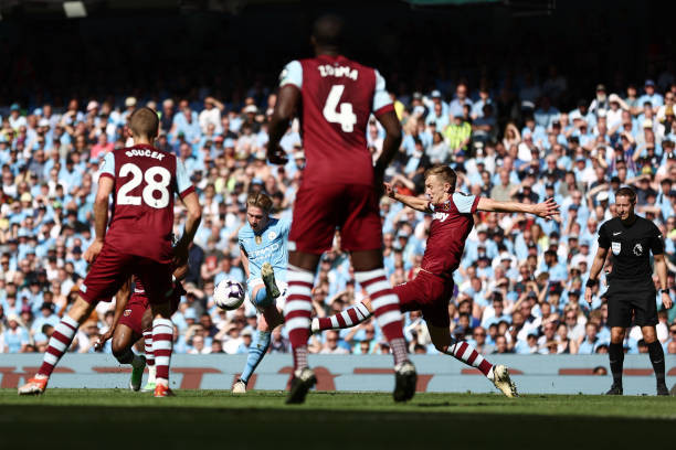 Man City lập kỷ lục vô địch Ngoại hạng Anh 4 lần liên tiếp ảnh 11 Man City lập kỷ lục vô địch Ngoại hạng Anh 4 lần liên tiếp ảnh 11