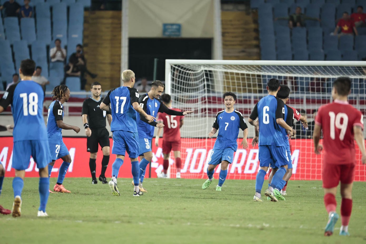 Đội tuyển Việt Nam ngược dòng thắng Philippines tại Mỹ Đình ảnh 27 Đội tuyển Việt Nam ngược dòng thắng Philippines tại Mỹ Đình ảnh 27