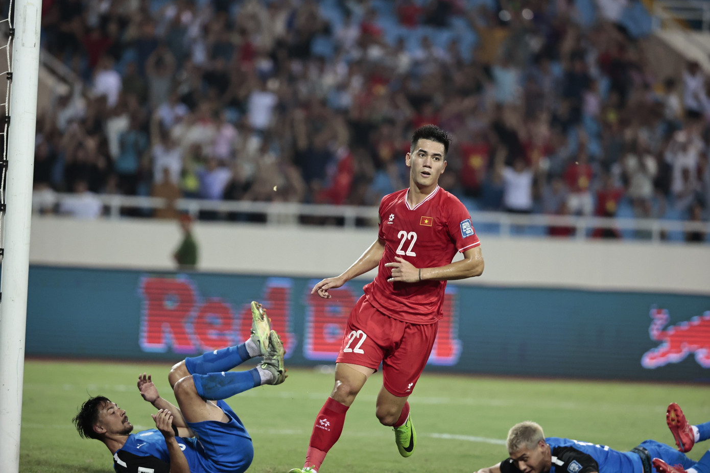 Đội tuyển Việt Nam ngược dòng thắng Philippines tại Mỹ Đình ảnh 31 Đội tuyển Việt Nam ngược dòng thắng Philippines tại Mỹ Đình ảnh 31