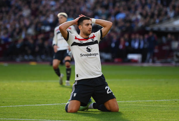 Phung phí cơ hội, MU trả giá đắt trên sân West Ham ảnh 5 Phung phí cơ hội, MU trả giá đắt trên sân West Ham ảnh 5