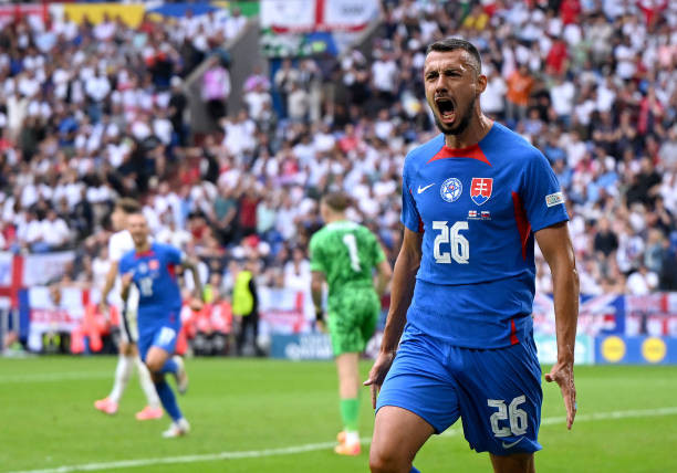 Anh chật vật ngược dòng trước Slovakia ảnh 16 Anh chật vật ngược dòng trước Slovakia ảnh 16