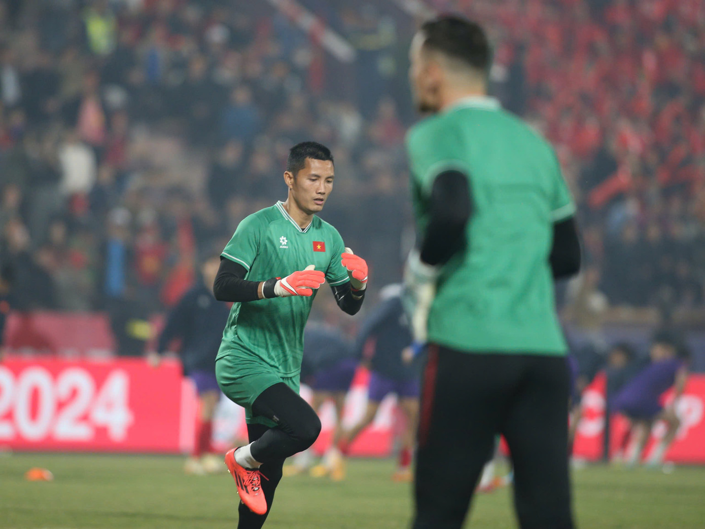 Đình Triệu có màn trình diễn xuất sắc trước Singapore Đình Triệu có màn trình diễn xuất sắc trước Singapore