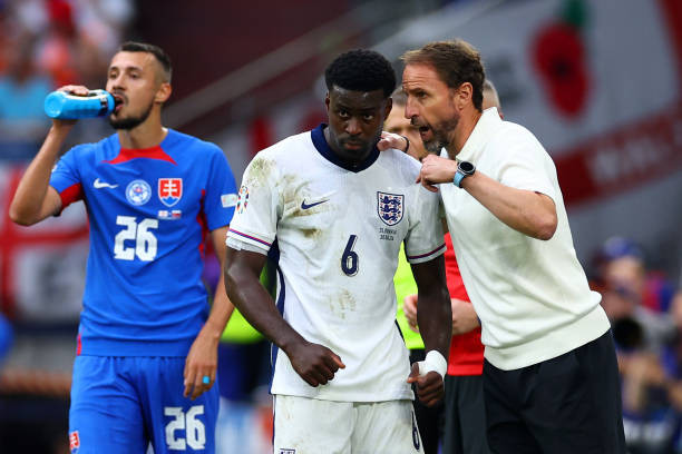 Guehi bị treo giò trước Thụy Sĩ