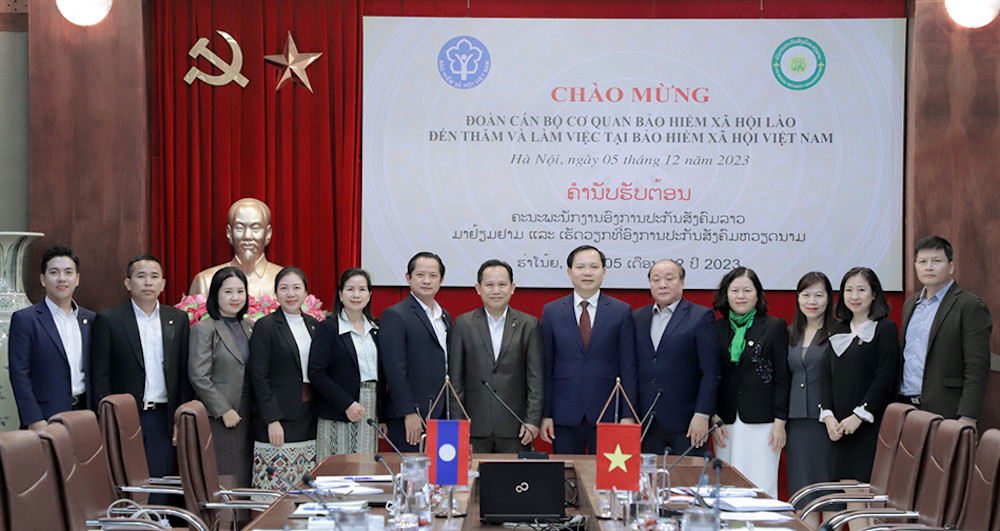 Đoàn công tác của BHXH Lào tìm hiểu kinh nghiệm triển khai ứng dụng công nghệ thông tin, chuyển đổi số tại BHXH Việt Nam.