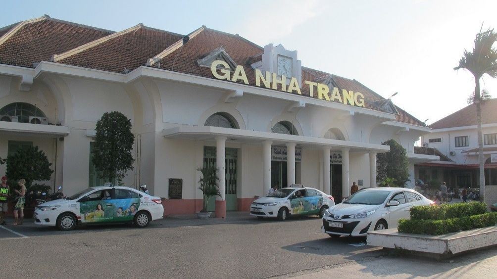 Dù địa phương mốn di dời ga Nha Trang để làm đô thị, nhưng tư vấn đề xuất quy hoạch lại, thu hẹp diện tích, nhưng vẫn giữ vị trí hiện tại.