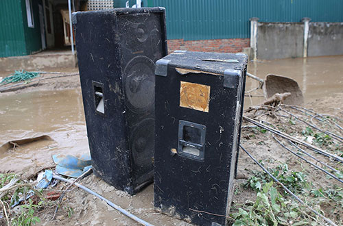 Người dân Nghệ An bàng hoàng khi thị trấn chìm nghỉm trong chốc lát ảnh 3