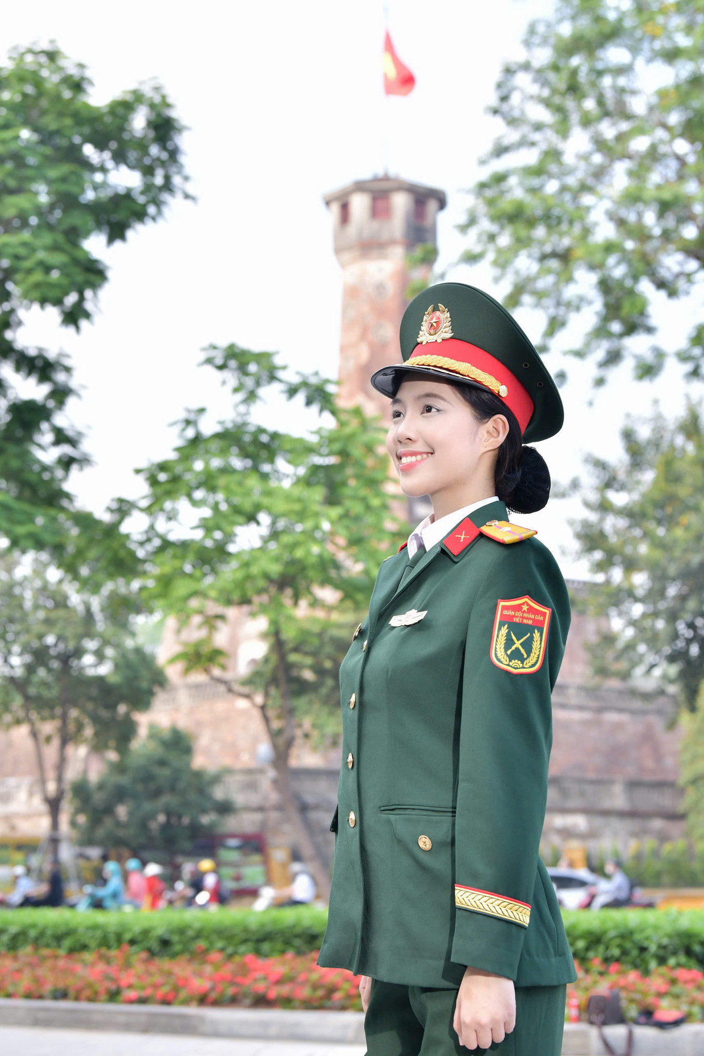 Mỗi năm, vào ngày 30/4, gia đình Châu Anh chuẩn bị mâm cơm để cúng ông ngoại và em của ông. Châu Anh cho rằng sự hy sinh đó là lời nhắc nhở thế hệ sau rằng độc lập, hòa bình hôm nay không phải là điều sẵn có.