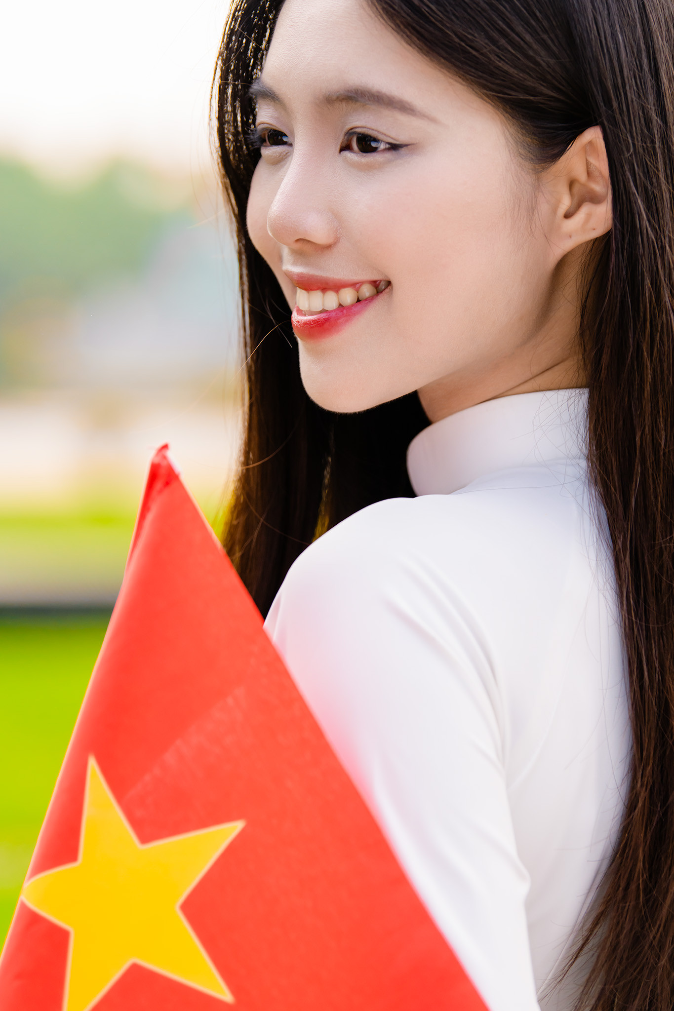 Chị gái của Châu Anh cũng lựa chọn bước vào quân ngũ, trở thành một nữ quân nhân. Bên cạnh đó, anh rể cô cũng là quân nhân và thực hiện nhiệm vụ tại lễ kỷ niệm 50 năm ngày giải phóng miền Nam, thống nhất đất nước ở TPHCM.