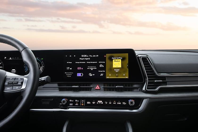 Hệ thống thông tin giải trí là điều gây khó khăn với nhiều chủ xe.