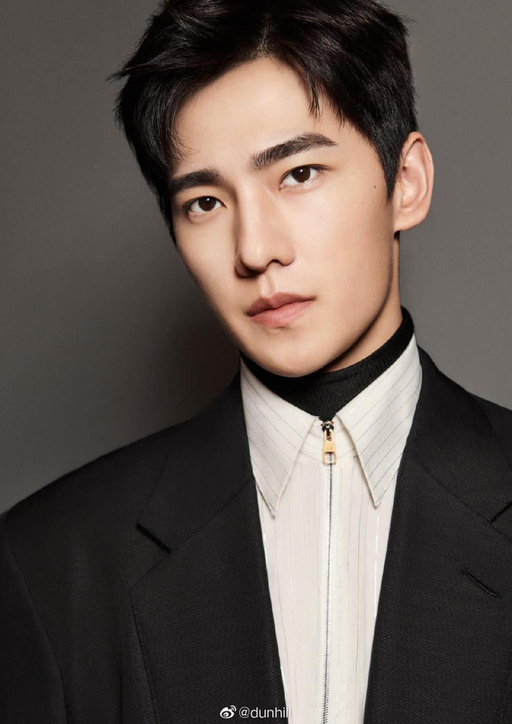 11. Dương Dương là một trong những &quot;tiểu thịt tươi&quot; nổi tiếng nhất hiện nay ở Trung Quốc. Anh được yêu thích qua các phim như &quot;Yêu em từ cái nhìn đầu tiên&quot;, &quot;Em là niềm kiêu hãnh của anh&quot;...