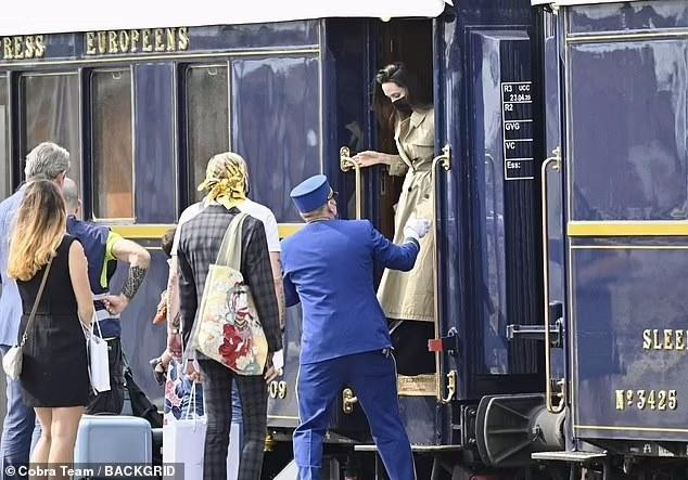 Sau Paris, Angelina Jolie chọn Venice (Italia) là điểm đến tiếp theo cho kỳ nghỉ châu Âu cùng các con.